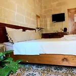Laremi Gozo