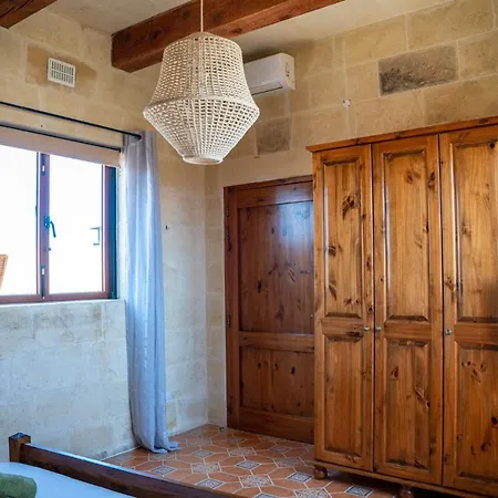 Laremi Gozo Bed and Breakfast