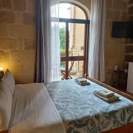 Laremi Gozo