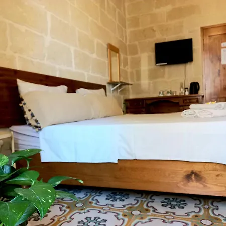 Laremi Gozo