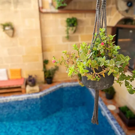Laremi Gozo Bed & Breakfast *