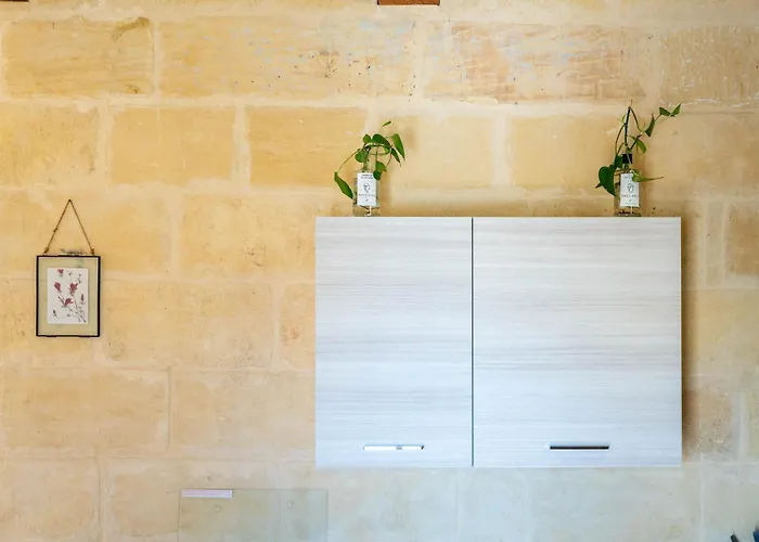 Laremi Gozo Nocleg ze śniadaniem 4*